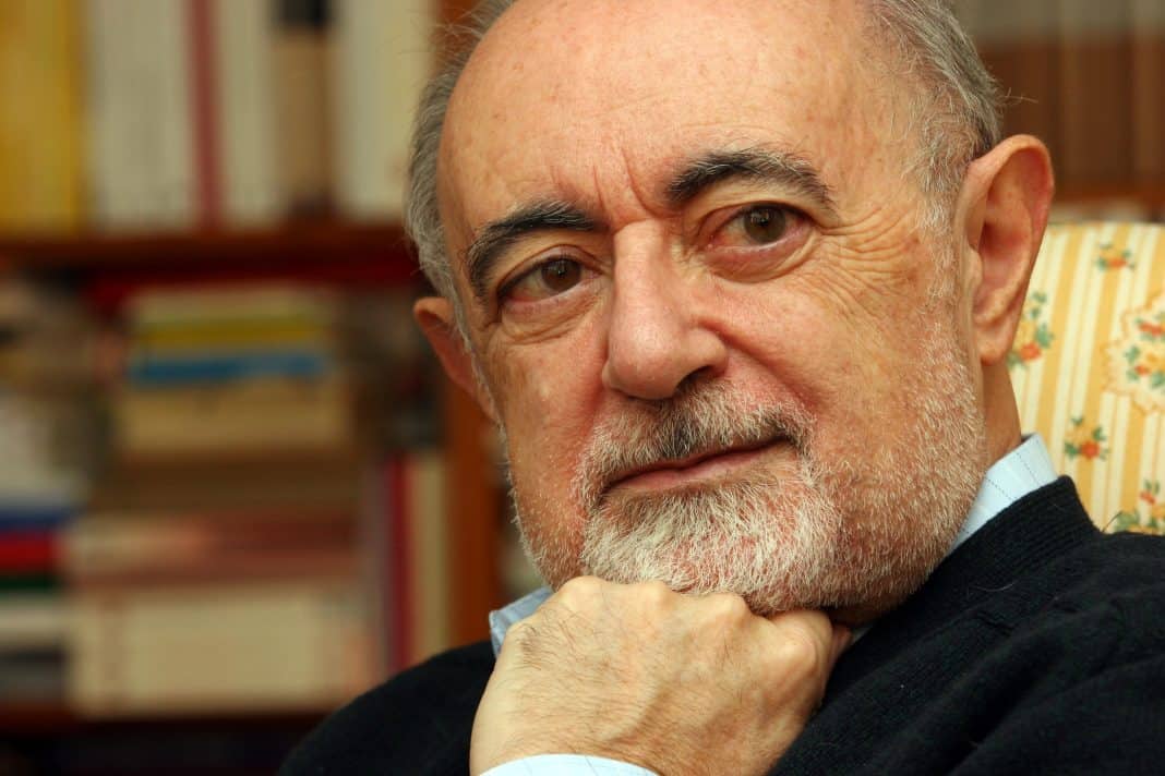 El helenista Carlos García Gual celebra los 20 años de su incombustible Diccionario de Mitos, publicado por Turner libros. Foto por cortesía de Turner libros www.turnerlibros.com