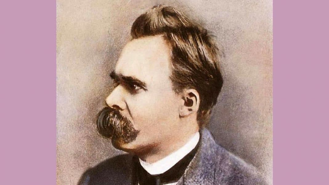 El filósofo alemán Friedrich Nietzsche nació en 1844 y murió en 1900 (Friedrich Nietzsche, hacia 1900. Cubierta de "Lo que Nietzsche dijo realmente" de Robert C. Solomon. C.C. Dominio Público)