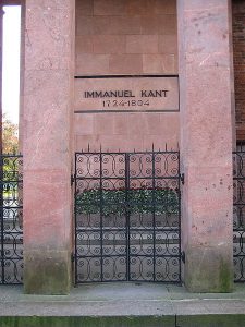 Tumba de Kant en Koenigsberg, actual Alemania. Imagen de dominio público distribuida por Wikimedia Commons. Autor: J110.