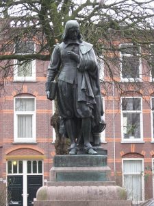 Estatua de descartes en La Haya (Países Bajos). Foto de JohannesJ bajo licencia CC BY-SA 3.0.
