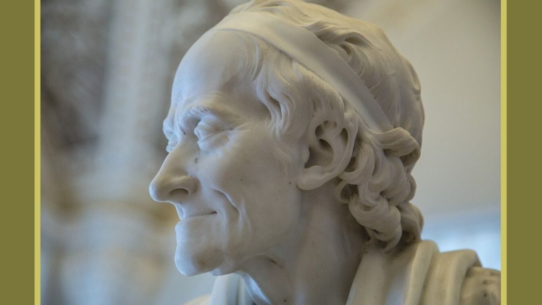 Diseño hecho a partir de una imagen de korpiri en Pixabay de la estatua de Voltaire en el museo Hermitage de San Petersburgo (Rusia).