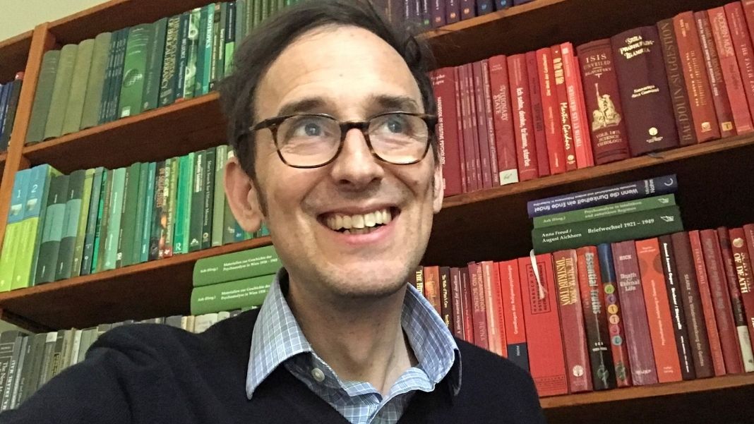 Alexander Batthyány: «La gente tiende a desconfiar del bien»
