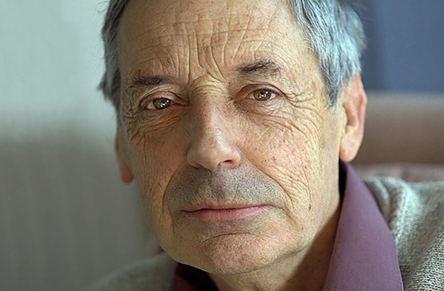 Bernard Williams, considerado por «The Times» como «el filósofo de la moral más importante de su tiempo». Fotografía de Neil Turner tomada en Oxford, en octubre de 1986 (cedida a dominio público).