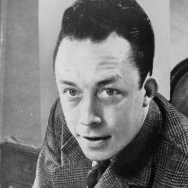 Albert Camus, ganador de un premio Nobel, fue un importante filósofo existencialista del siglo XX. Imagen de dominio público extraída de Wikimedia Commons.