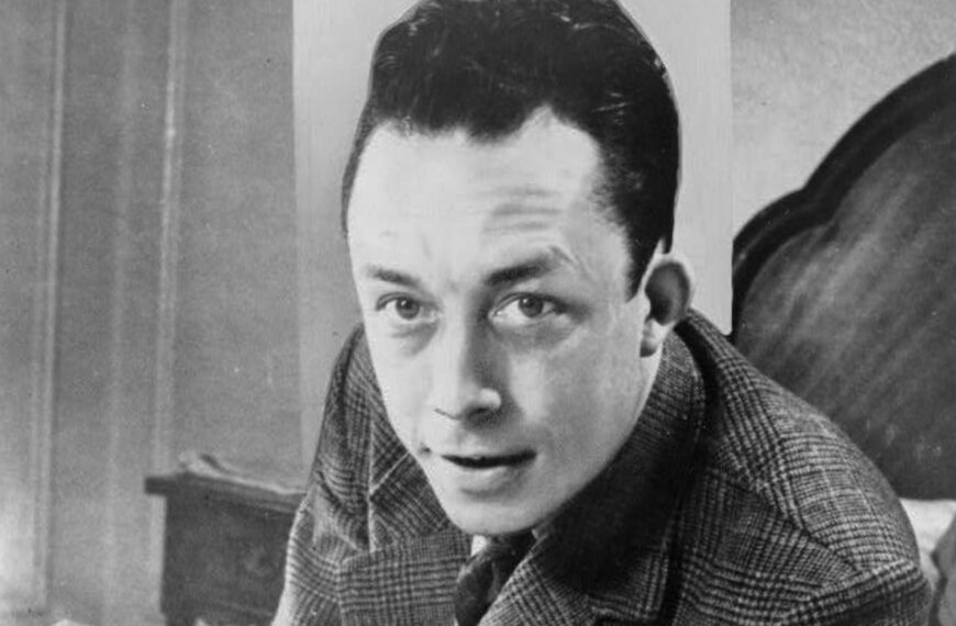 Albert Camus, ganador de un premio Nobel, fue un importante filósofo existencialista del siglo XX. Imagen de dominio público extraída de Wikimedia Commons.