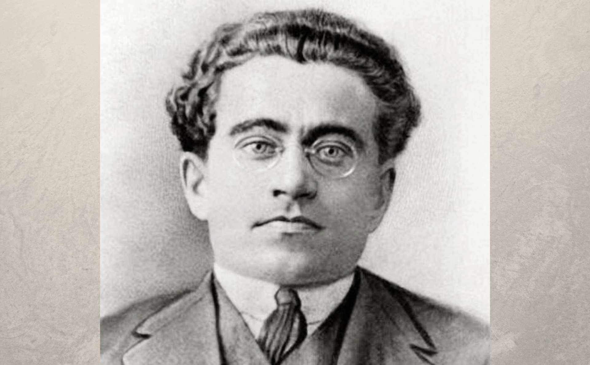 Retrato de Gramsci de 1922, de Wikimedia Commons, de dominio público.