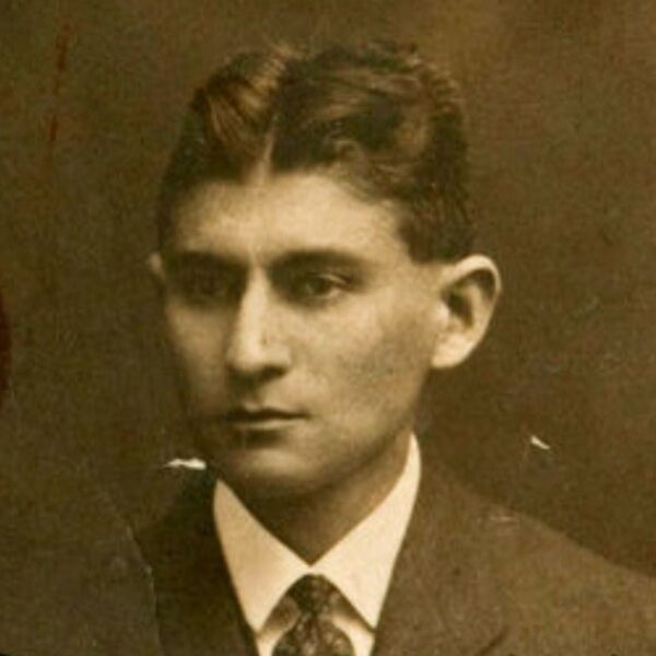 Considerado casi un profeta por su pensamiento premonitorio sobre la sociedad burocrática, la obra de Kafka no ha perdido actualidad. Imagen de dominio público, distribuida por Wikimedia Commons.