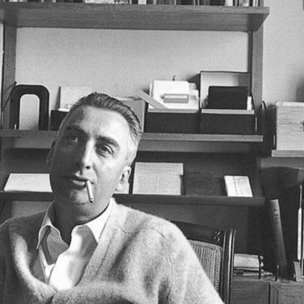 Fotografía de Roland Barthes, tomada en 1970 (extraída de FLICKR, alyletteri, licencia CC BY 2.0).