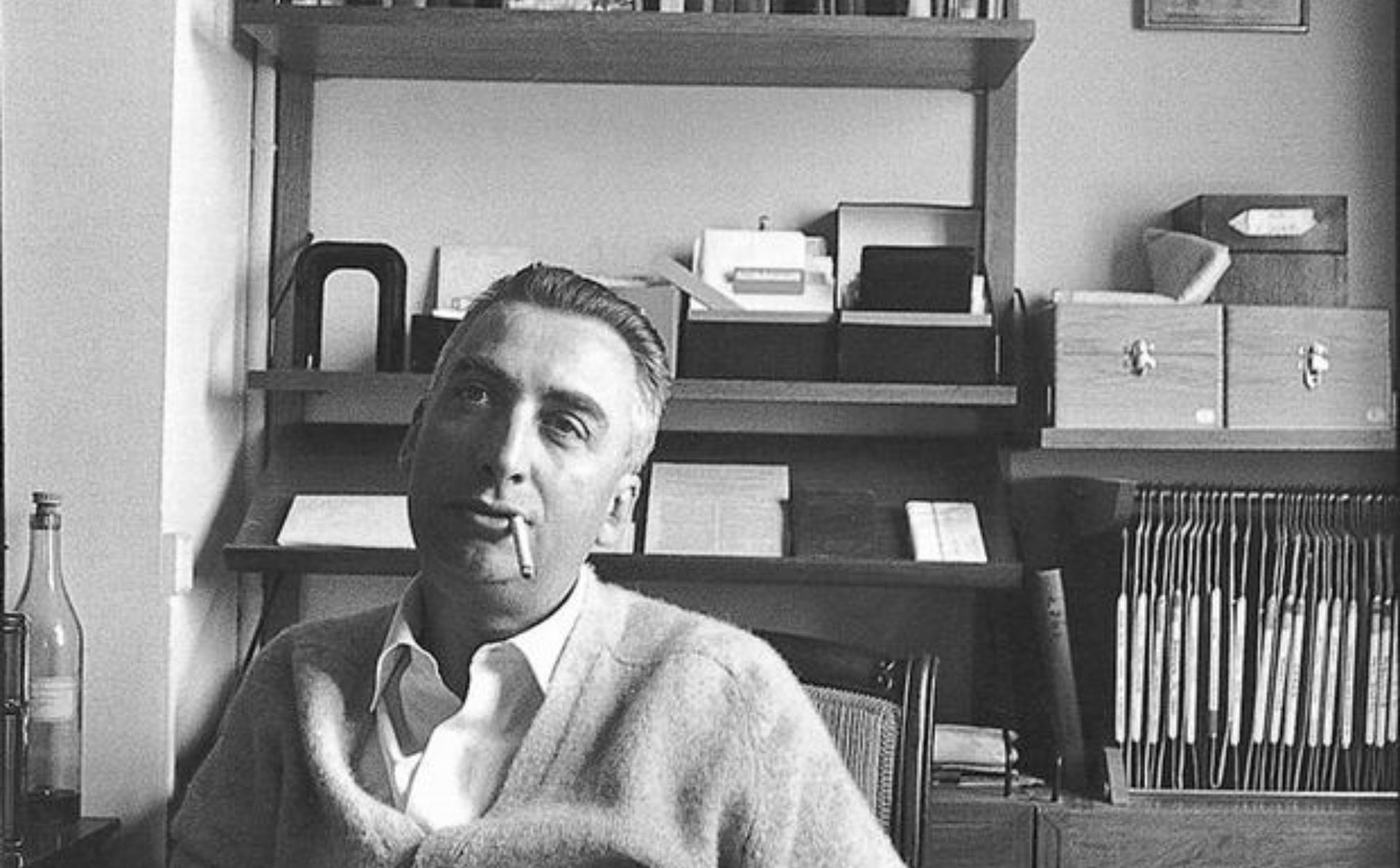 Fotografía de Roland Barthes, tomada en 1970 (extraída de FLICKR, alyletteri, licencia CC BY 2.0).