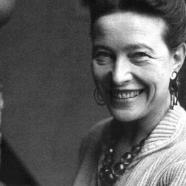Fotografía de Simone de Beauvoir de Wikimedia Commons, licencia CC 4.0.
