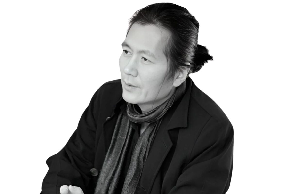 El cansancio, para Han, es una categoría central de nuestro presente. Diseño realizado a partir de la fotografía del filósofo surcoreano Byung-Chul Han realizada por Isabella Gresser.