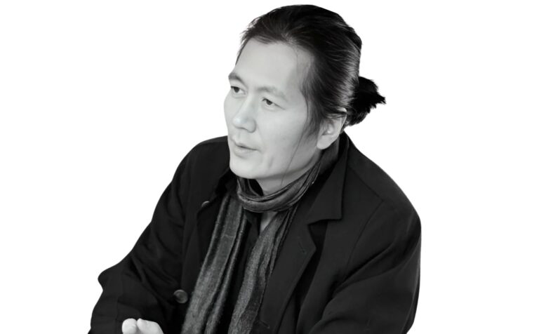 El cansancio, para Han, es una categoría central de nuestro presente. Diseño realizado a partir de la fotografía del filósofo surcoreano Byung-Chul Han realizada por Isabella Gresser.