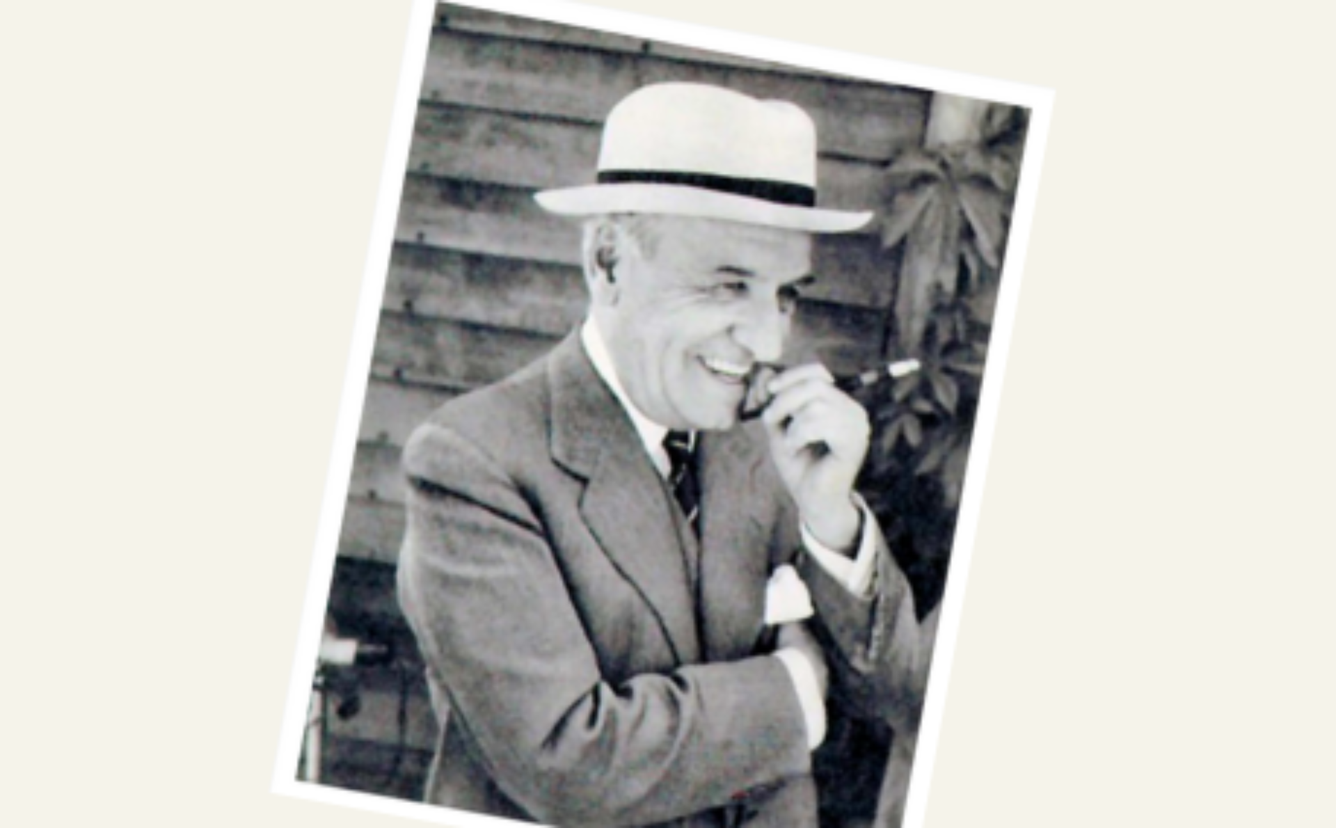 La muerte de Ortega y Gasset generó una oleada de movilización estudiantil en la universidad. Diseño a partir de imagen de Ortega en los años 20 del siglo pasado extraída de la Gran enciclopedia noruega, de dominio público.