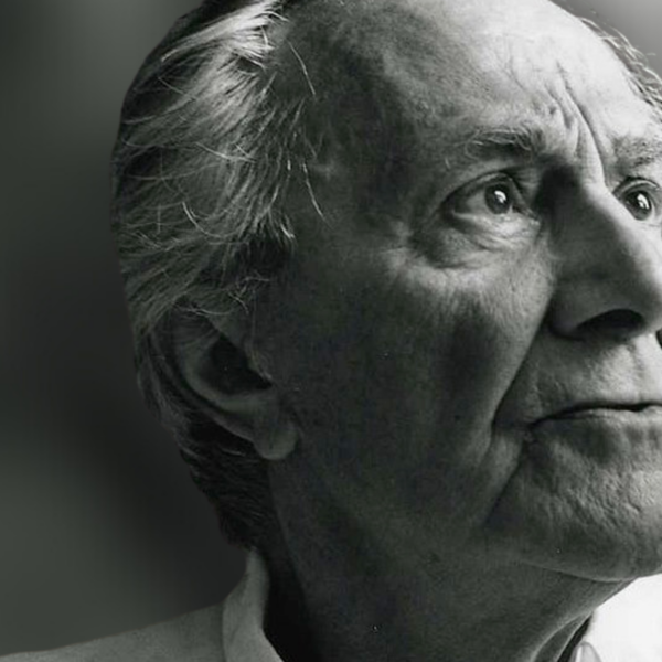 Fotografía de Jean François Lyotard, realizada por Bracha L. Ettinger (Wikimedia Commons).