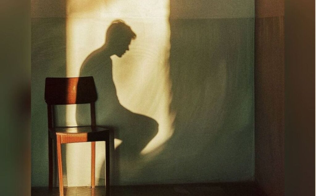 En un momento en el que emerge la posibilidad de vivir nuevos totalitarismos, la memoria es utilizada como un arma poderosa. Imagen de Simon Van Cauwenberge, extraída de Dupe Photos, de dominio público.