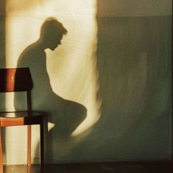 En un momento en el que emerge la posibilidad de vivir nuevos totalitarismos, la memoria es utilizada como un arma poderosa. Imagen de Simon Van Cauwenberge, extraída de Dupe Photos, de dominio público.