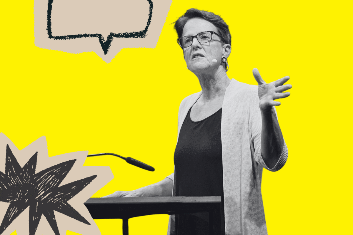 La desdemocratización es uno de los conceptos clave para entender nuestro presente. Wendy Brown impartiendo la "Democracy Lecture" (Conferencia sobre la Democracia) en el HKW Berlín en 2017. Fotografía de Santiago Engelhardt (Wikimedia Commons, CC).