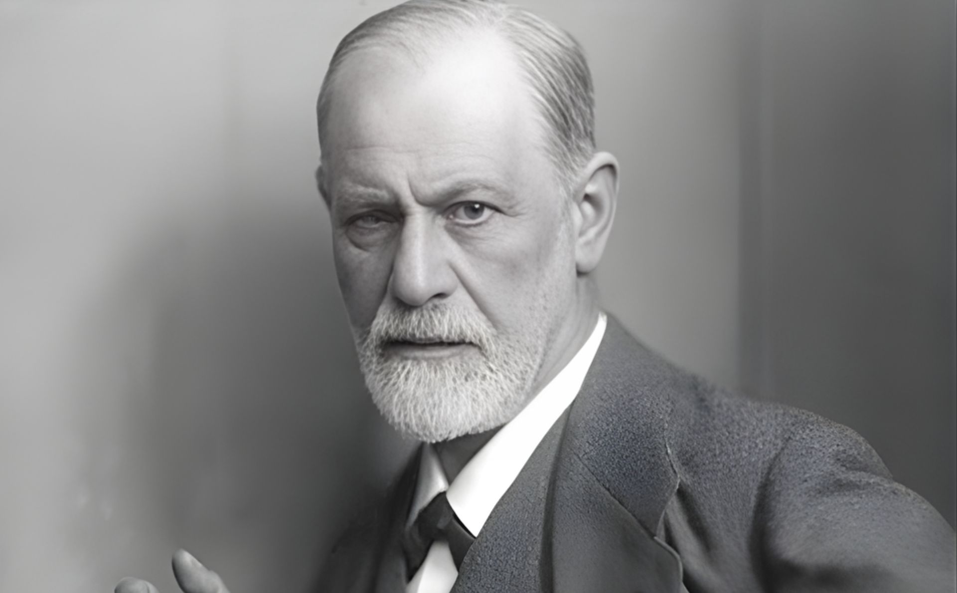 Primer plano de Sigmund Freud (1856-1939). Detalle de fotografÃ­a (aprox. 1921) de Max Halberstadt. Licencia CC.